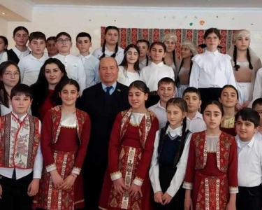 ՔՊ-ական պատգամավոր Հակոբ Ասլանյանը 120 անուն գիրք է տարել Գեղարքունիք