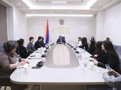 Արման Եղոյանը ԵՊՀ միջազգային հարաբերությունների ֆակուլտետի ուսանողներին խորհուրդ է տվել՝ ինչ աղբյուրներից օգտվել