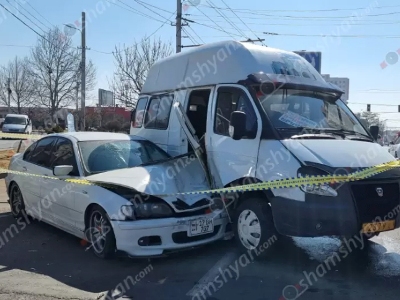 Երևանում BMW-ն մխրճվել է Երևան-Ապարան երթուղու ГАЗель-ի մեջ. կան վիրավորներ