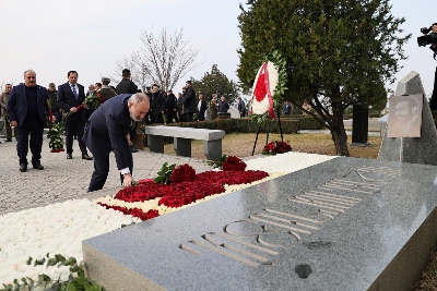 Armenia political elite visits Yerablur Military Pantheon, pays tribute to Vazgen Sargsyan