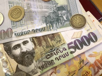 Минфин: Доля драмового объема долга Правительства Армении с 20% выросла до 46%
