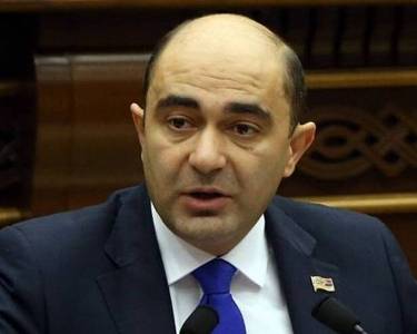 Экс-посол: Нужно действовать как можно быстрее, иначе Баку уничтожит символы достойного возвращения карабахцев