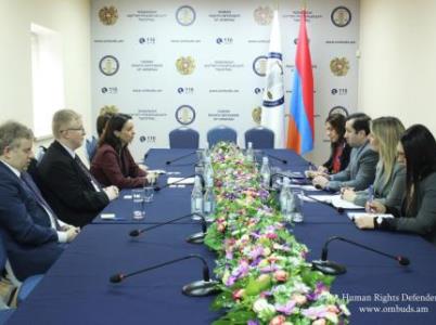 ՄԻՊ-ը և Կանադայի դեսպանը քննարկել են ԼՂ տեղահանված անձանց իրավունքների պաշտպանությանն առնչվող հարցեր