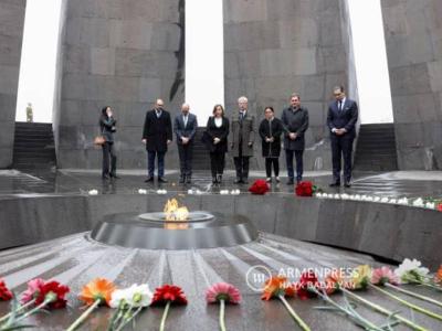 Министр иностранных дел Кипра в Ереване почтил память жертв Геноцида армян