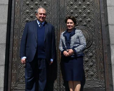 Армен Саркисян: Армянская женщина была и остается неутомимой хранительницей тепла наших семей