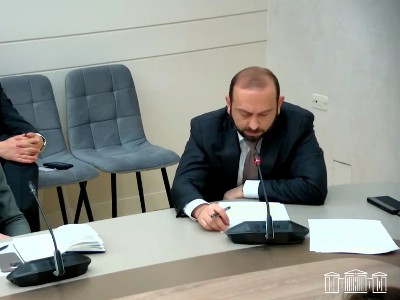 Левон Кочарян – Арарату Мирзояну: Поддержит ли МИД Армении инициативу Вардана Осканяна?