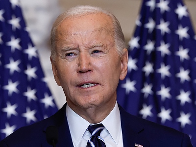 Байден заявил Алиеву о приверженности США достижению мира между Арменией и Азербайджаном