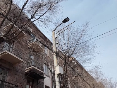 Երեւանի Վարդանանց, Հանրապետության, Խորենացու և Թումանյան փողոցներում վերգետնյա մալուխներն անցկացվում են գետնի տակով