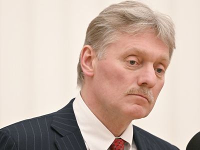 Песков: Навальная и уехавшие оппозиционеры теряют свои корни и понимание Родины