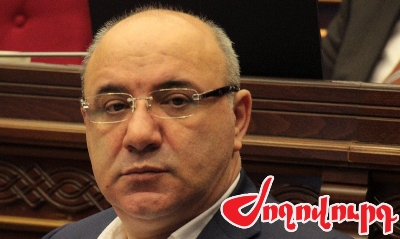 «Ժողովուրդ». Արսենյանը չի ճանաչում իր գրասենյակի մոտ պայթուցիկ տեղադրելու գործով կալանավորվածներին․ մանրամասներ