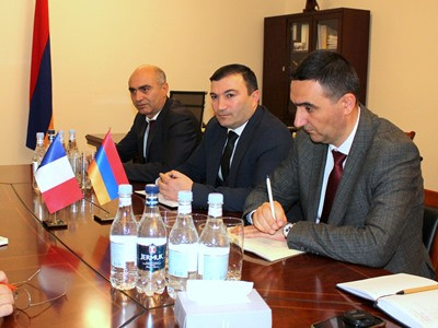 Ֆրանսիացի մտավորականները հանդիպել են Սյունիքի մարզպետի հետ