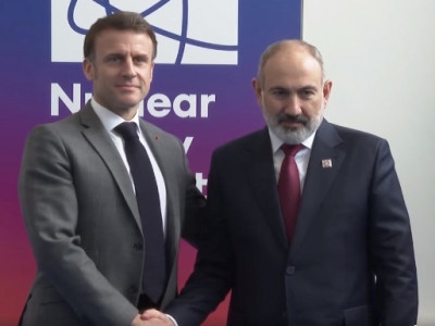 Премьер-министр Армении встретился с президентом Франции