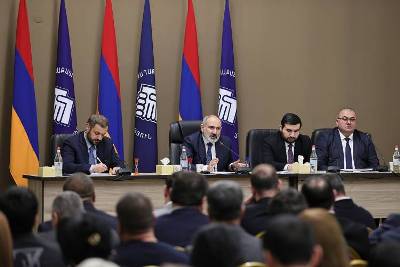 «Հրապարակ». Փաշինյանը զարմացել է, որ ժողովուրդն այսքան տարի իրենց հանդուրժում է