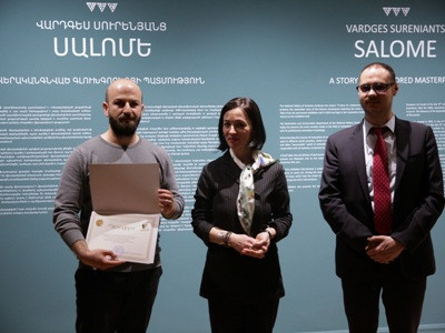 Ժաննա Անդրեասյանը պարգևատրել է «Սալոմե»-ն վերականգնող վարպետներին