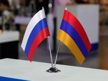 EurActiv: Несмотря на ухудшение политических отношений между Арменией и Россией, двусторонняя торговля процветает
