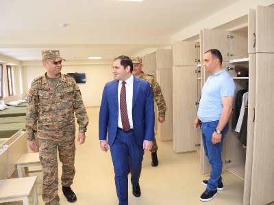 Министр обороны посетил Военную академию имени Вазгена Саркисяна