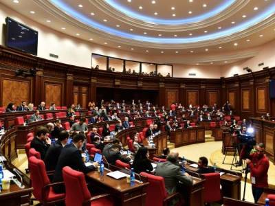Вице-премьер и глава МИД примут участие в срочном заседании парламента Армении