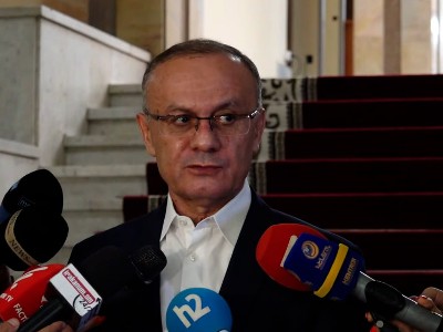 Экс-министр обороны Армении: Политики не должны допустить дачи руководству армии незаконных приказов