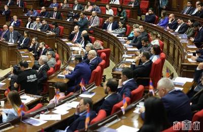 Newspaper: What was discussed at Armenia parliament urgent session on border delimitation with Azerbaijan?