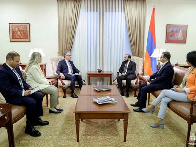 Мирзоян принял кандидата на пост генерального директора ЮНЕСКО