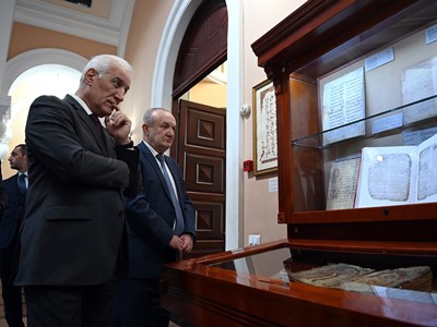 Ваагн Хачатурян посетил Матенадаран