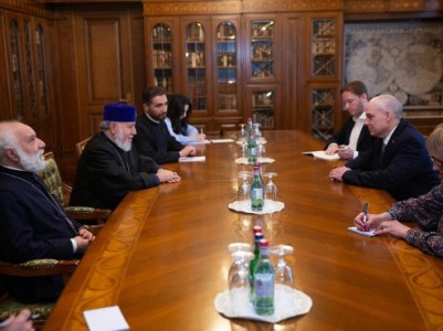 Ամենայն Հայոց Կաթողիկոսն Ավստրալիայի դեսպանի հետ հանդիպմանն անդրադարձել է ՀՀ-ի անվտանգային մարտահրավերներին