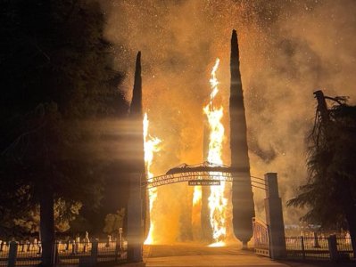 Unidentified persons set fire to Armenian cemetery in Fresno