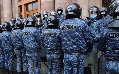 «Փաստ». Թոշակ չեն ավելացնում, բայց ոստիկանների աշխատավարձը նորից բարձրացնում են