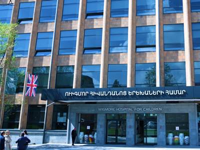 Проводится обыск в медицинском центре «Уигмор»