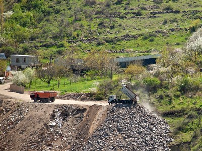 «Կորեայի ձոր»-ում շարունակում են շինարարական աղբ թափել. բնակիչները ահազանգում են