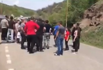 Жители сел вновь перекрыли дорогу Киранц-Воскепар