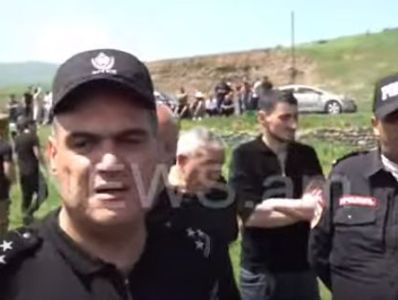 «Ես ոչ տվող եմ, ոչ էլ՝ հանձնող, գիտեմ, որ Եկեղեցին չի տրվելու». Փոխոստիկանապետը ոսկեպարցիներին