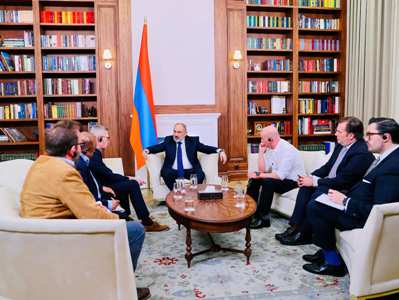 Пашинян дал интервью ряду британских СМИ