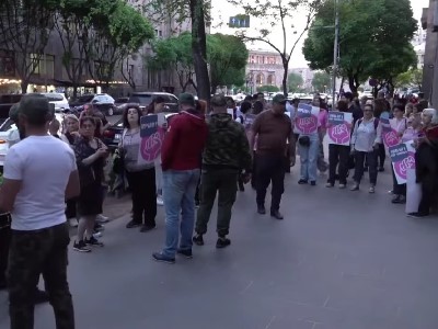 Перед зданием Правительства Армении проходит акция протеста