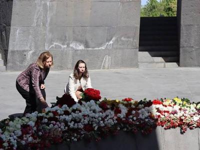 US envoy, Senate committee senior professional staff member visit Armenian Genocide Memorial in Yerevan