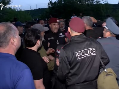 «Красные береты» с применением грубой силы открывают Баграташенскую дорогу