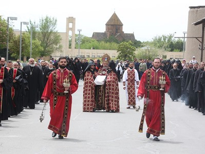 Երբ գնում ենք Ծիծեռնակաբերդ, խորհենք, թե ինչ պիտի անեինք, որ չարեցինք. Տ․ Վազգեն արքեպիսկոպոս Միրզախանյան