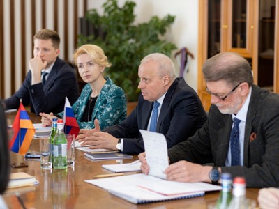 Армения и РФ обсудили вопрос продления срока эксплуатации второго энергоблока Армянской АЭС