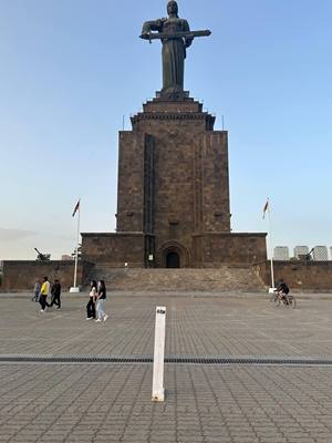 В Ереване установили макеты пограничных столбов, предупредив, что односторонние уступки дойдут до Еревана