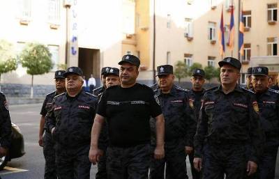 «Հրապարակ». Ոստիկանը պետք է լավ վարձատրվի եւ լավ հագնվի