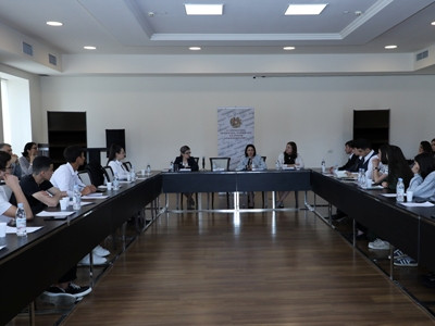Ինքնուրույն խումբ ձևավորեք, զանգեք, նամակ գրեք. ԿԳՄՍ նախարարը՝ աշակերտական խորհրդի հերթական նիստում