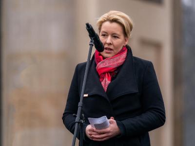 Der Spiegel: New attacks on politicians occur in Germany