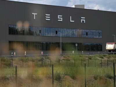 Արմատականները գրոհել են Եվրոպայի միակ Tesla գործարանը