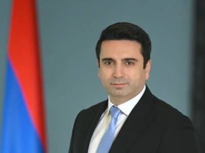 Ալեն Սիմոնյանը ՀՀ Ազգային ժողովի նախագահի հուշամեդալով է պարգեւատրել աստղաֆիզիկոս Ավետիք Գրիգորյանին