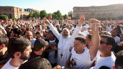 Галстанян: Призываю завтра с 8 часов утра прибегнуть к тотальным забастовкам