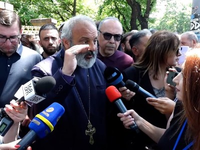 Հայաստանի պատմության մեջ այդպիսի խայտառակ դրվագ դեռ տեղի չի ունեցել. Բագրատ Սրբազանը՝ Արարատ Միրզոյանին
