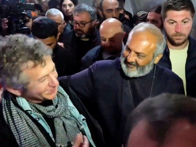 Archbishop Bagrat Galstanyan, supporters take subway to Garegin Nzhdeh Square in Yerevan