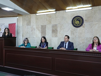«Արդյունքները վստահություն են ներշնչում». Ժաննա Անդրեասյանը պարգևատրել է համադպրոցական գիտության փառատոնի մասնակիցներին