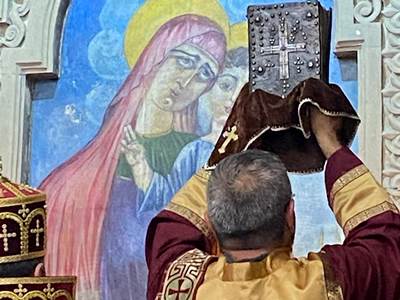 Из Матенадарана в ереванскую церковь Зоравор Сурб Аствацацин доставлено Евангелие Зоравор