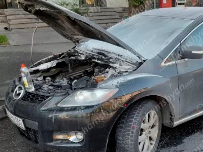 Կոմիտաս պողոտայում «Mazda 6»-ում հրդեհ է բռնկվել. մինչ հրշեջների ժամանումը՝ քաղաքացիները կանխել են կրակի տարածումը
